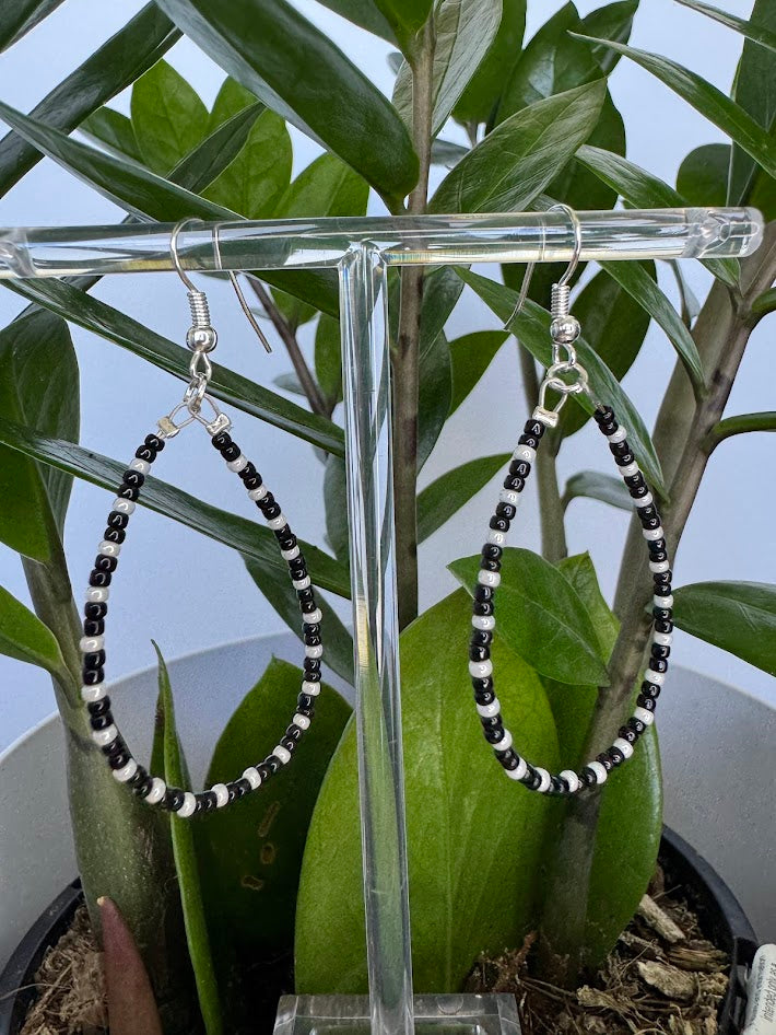 Black and White Oval Hoop