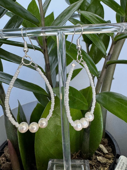 Pearl Oval Hoop