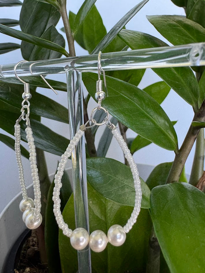 Pearl Oval Hoop