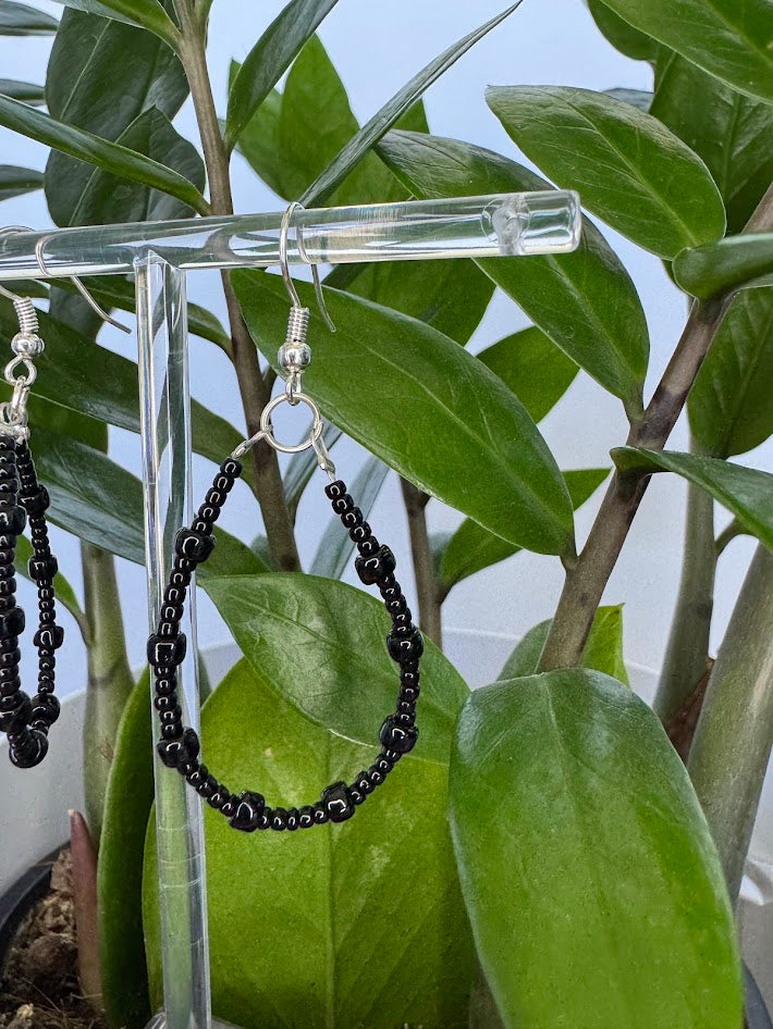 Black Seed Bead Oval Hoop