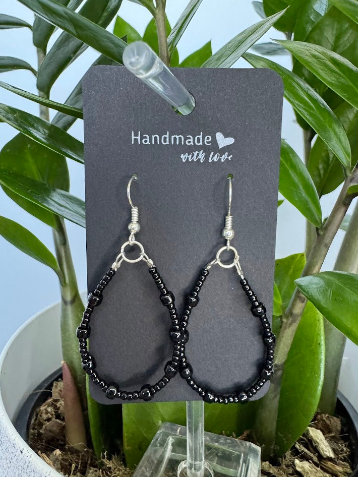 Black Seed Bead Oval Hoop
