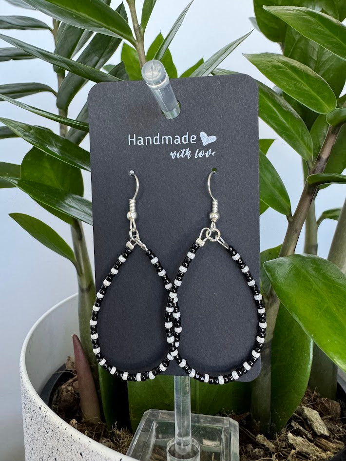 Black and White Oval Hoop